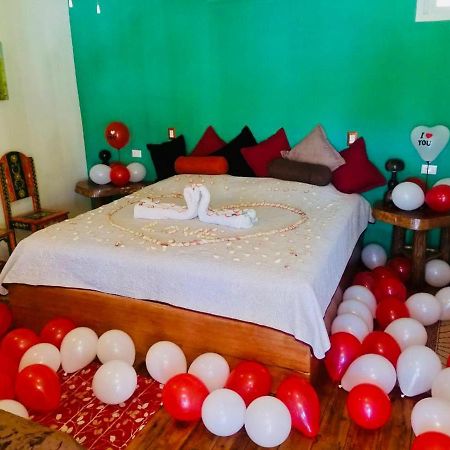 Hotel La Casa Rosada Lívingston Dış mekan fotoğraf